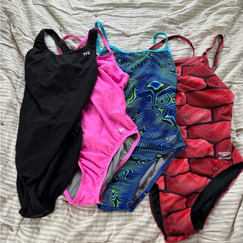 4 pack of swimsuits! Size 34-38